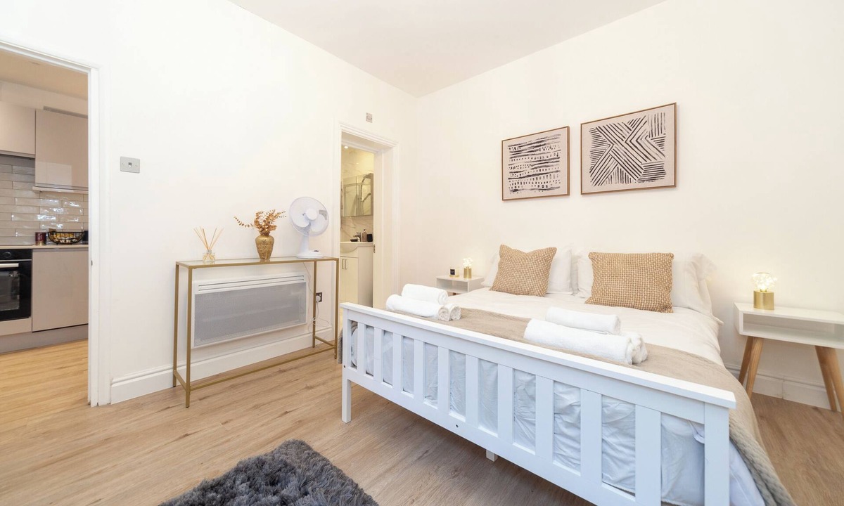 Queen's Gate Apartment | Kensington 5-star Prime Location London Flat With Patio