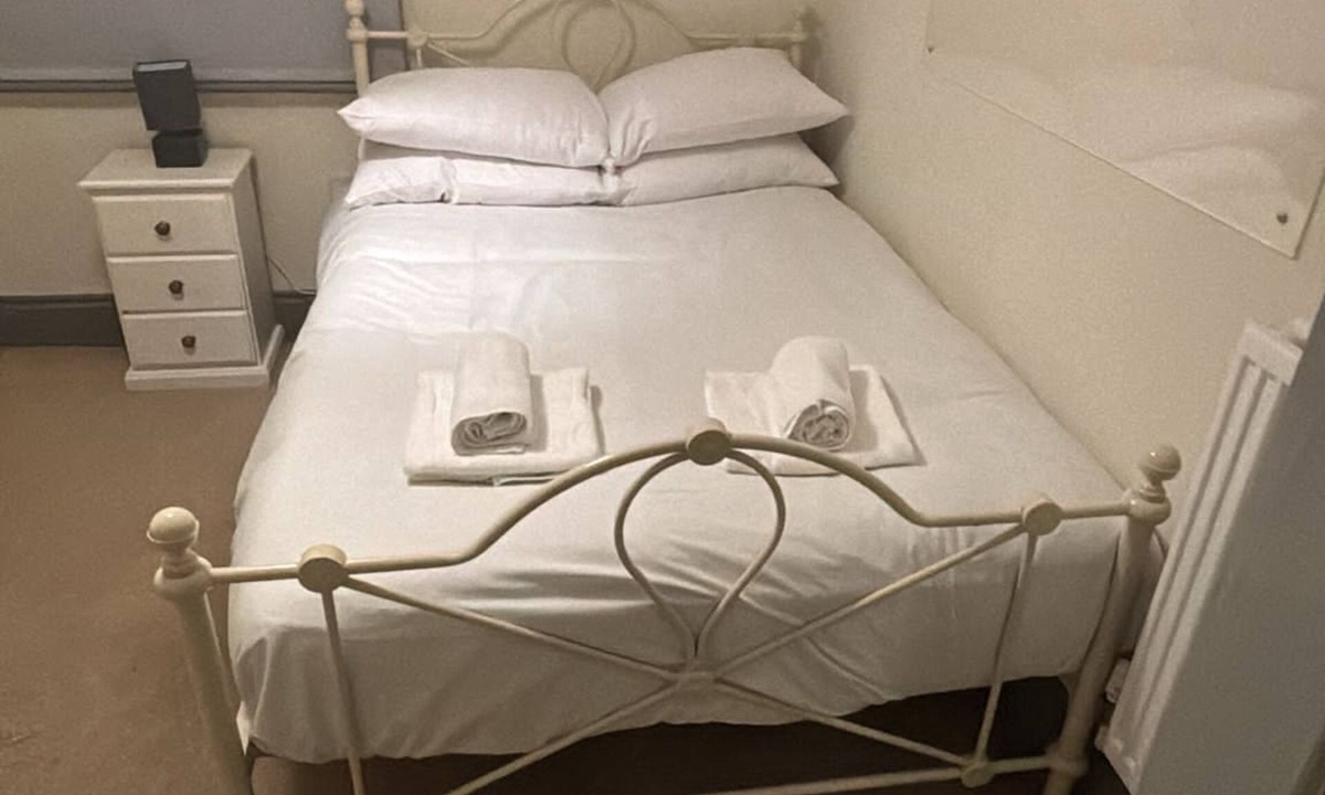 Headingley Apartment | Large 8 Bedroom Budget Apartment in Headingley