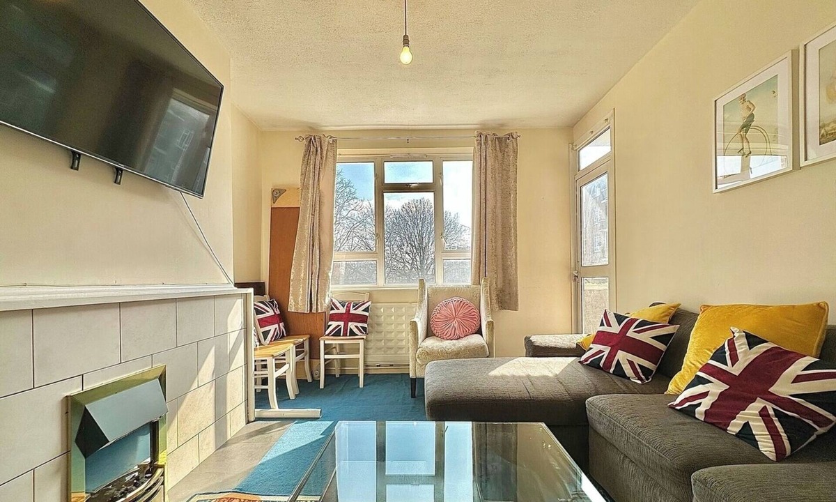 Nine Elms Apartment | Large flat in Nine Elms