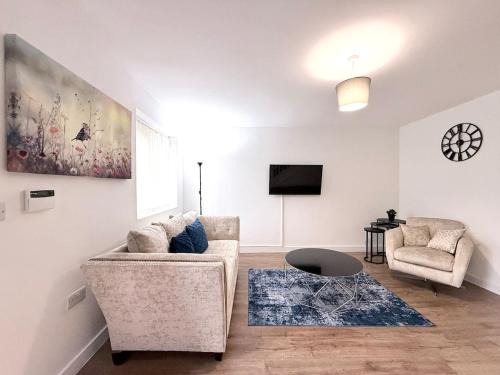 Leigh Apartment | Leigh Haven- 3BR Home Sleeps 5 Near Sports Village