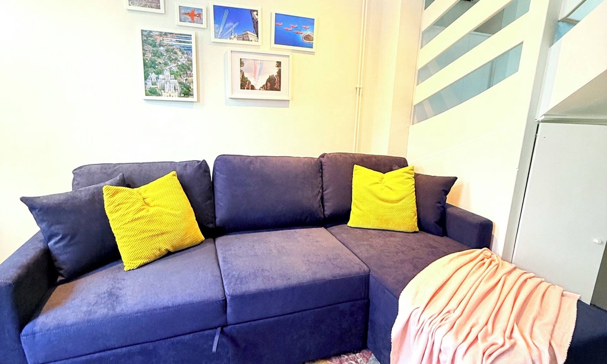 Lincoln House | Lincoln Home wParking | Sleeps 6