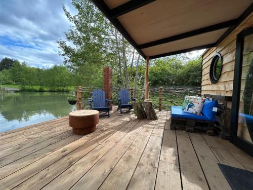 Spilsby House | Lincoln Luxury Bespoke Fishing pod-Woodlands Fisheries