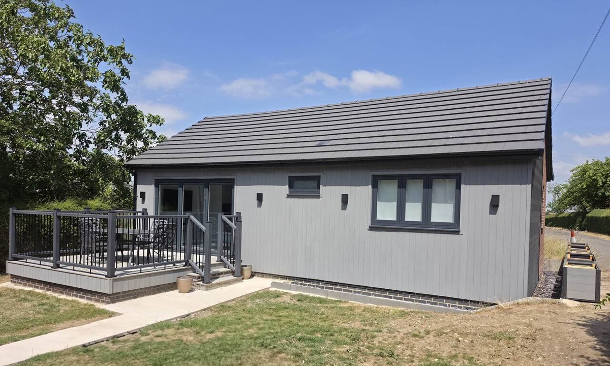 Southam House | Linden Farm Lodge. Relax, recharge and enjoy the best of rural Warwickshire.