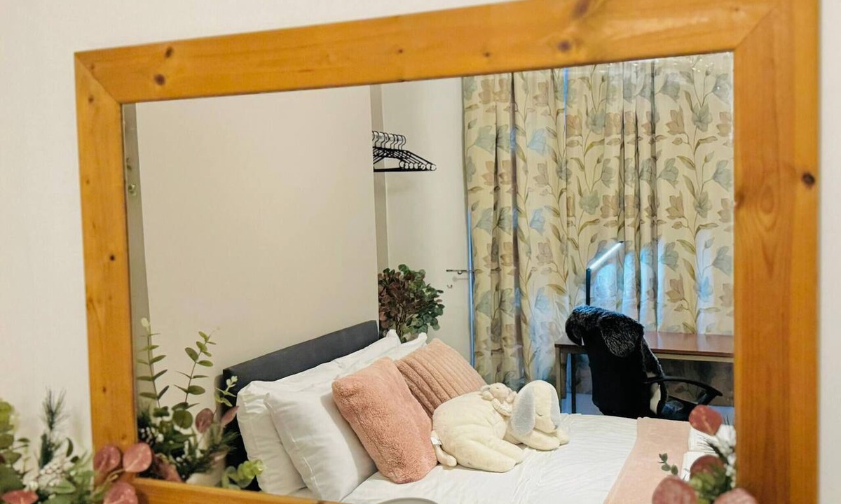 Bootle House | Liverpool Bootle Cozy House