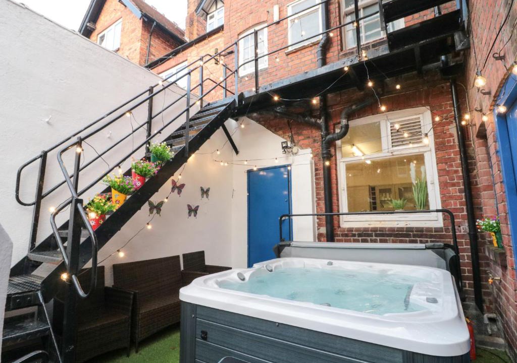 South Cliff House | Lonsdale Villa