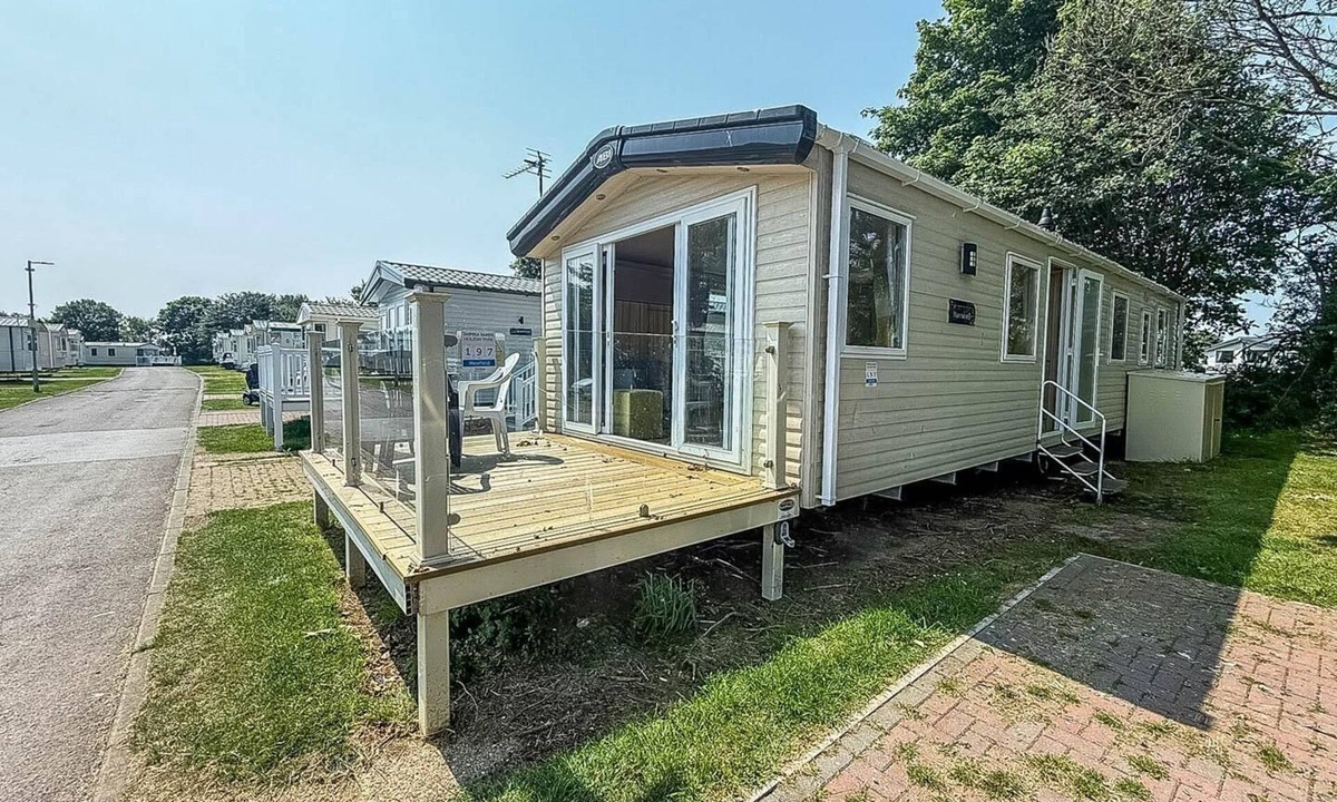 Mappleton House | Lovely 8 berth caravan for hire on Skipsea Sands park in Yorkshire ref 41197WF