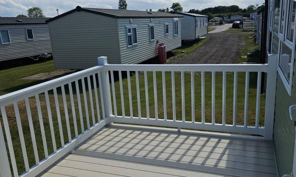 Louth House | Lovely 8 berth caravan at Sunnydale in Lincolnshire ref 35239S