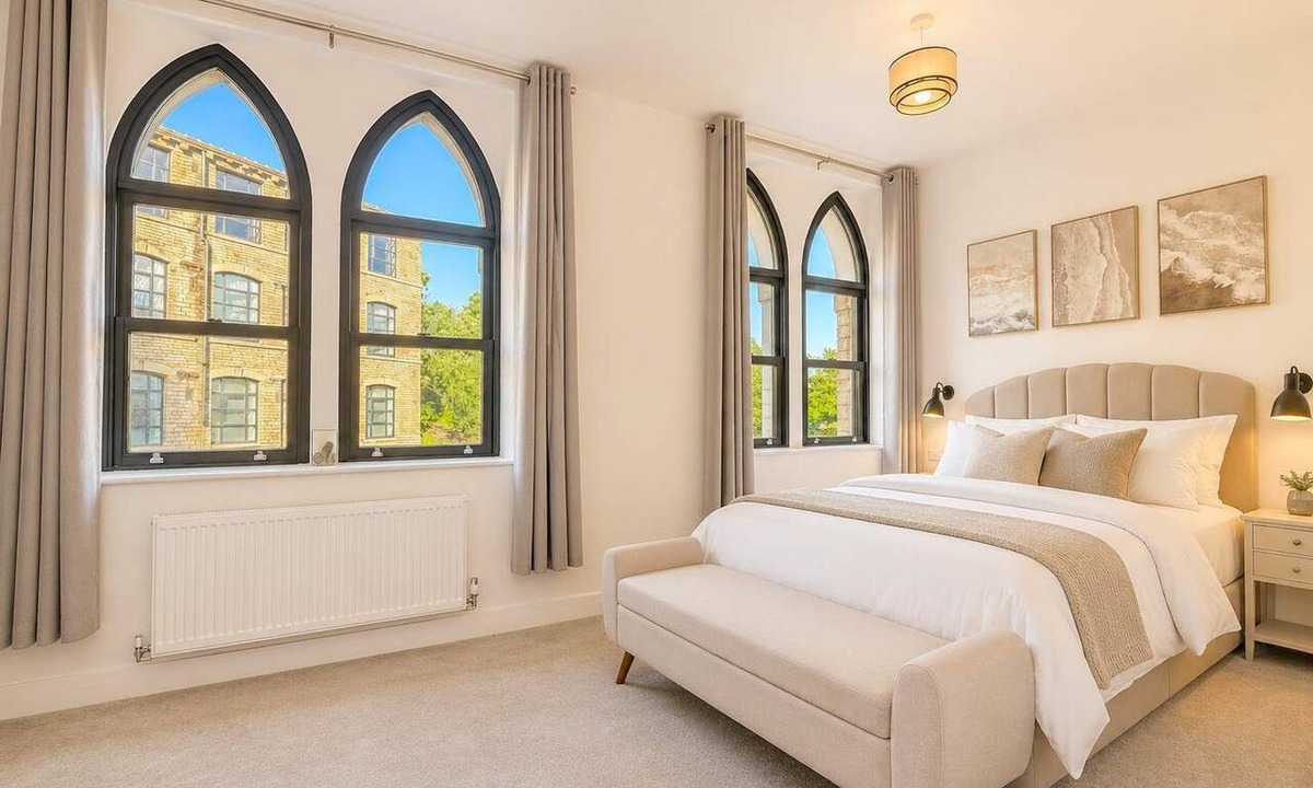 Ainley Top House | Lux House 2BR - Sleeps 6 - Free Parking - Huddersfield