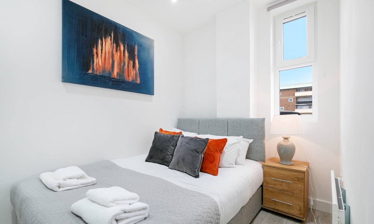 Corby Apartment | Luxurious 1 Bed Serviced Apt. 04 with Wi-Fi