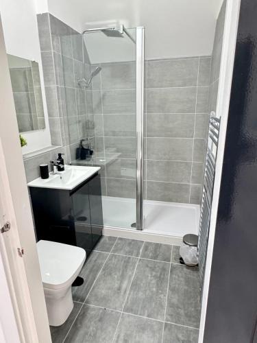 Offerton House | Luxurious New Home Near Airport
