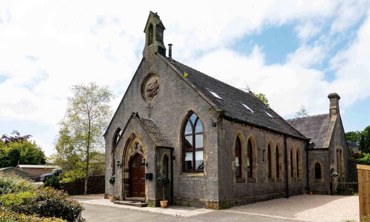 Newton Grange House | Luxurious Old Chapel Close to Countryside Walks