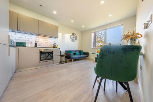 Stevenage Apartment | Luxury 1 Bedroom serviced apartment in the heart of Stevenage