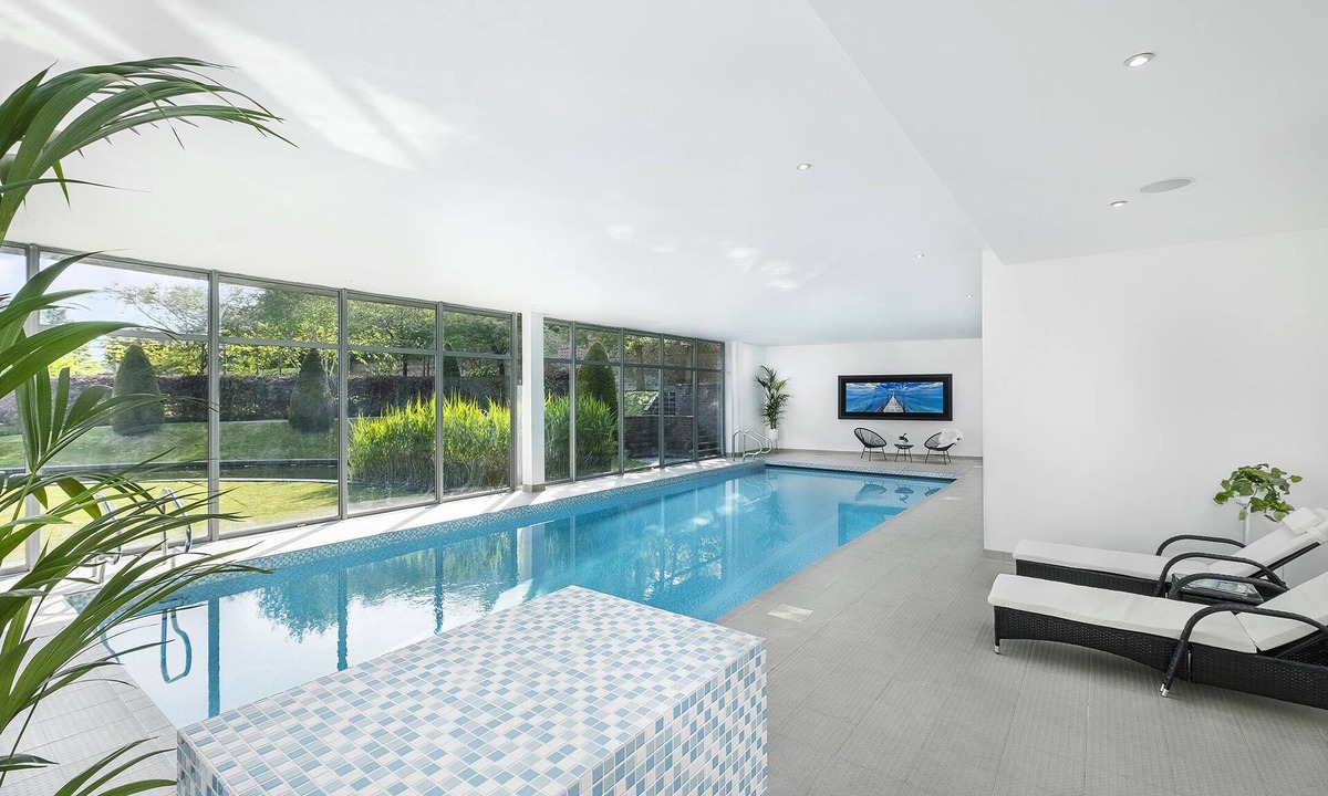 Cray Meadows Villa | Luxury 10,000 Sq Ft 7-Bed Mansion with Heated Indoor Pool, Cinema and Games Room