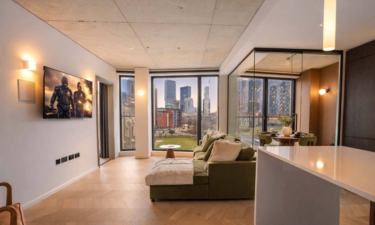 Manchester Apartment | Luxury 2BR Apartment I Manchester I Sleeps 4