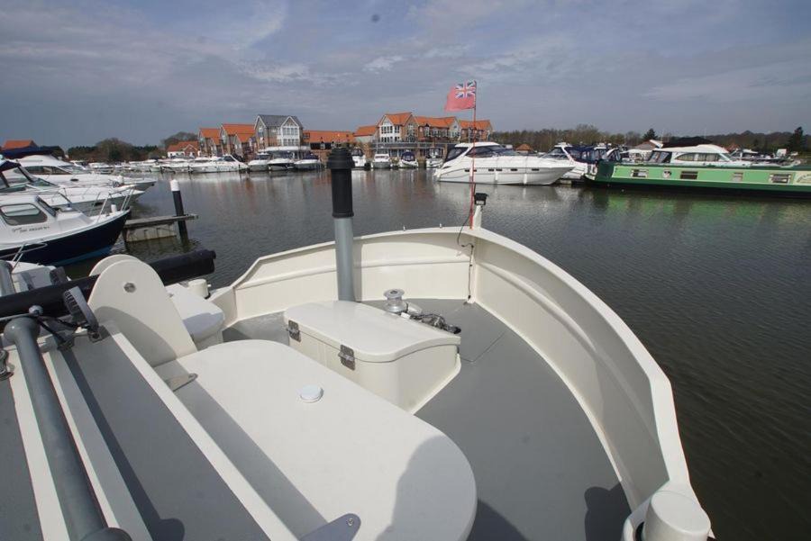 St. Pancras and Somers Town Other | Luxury boats and moorings Goods Way