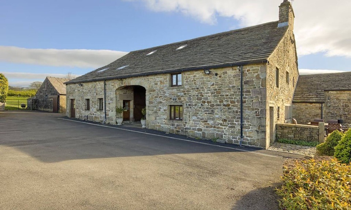 Fence House | Luxury Countryside Barn Sleeps 15 | Views, Fireplace, Piano