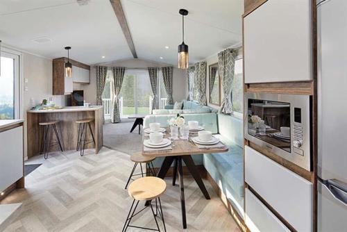 Tattershall Other | Luxury mini lodge with hot tub and decking at Tattershall Lakes