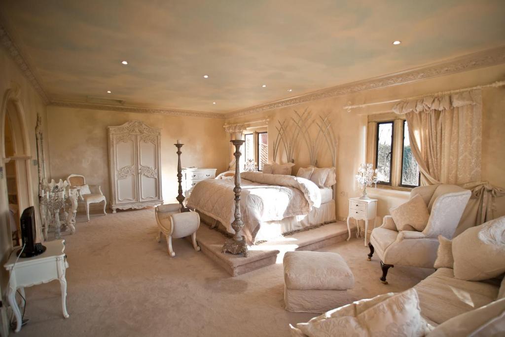 Thorpe House | Manor Court