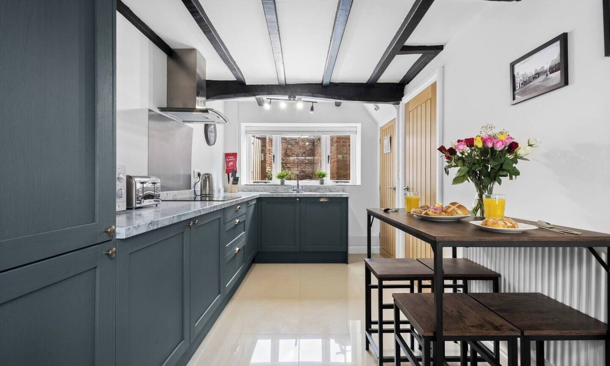Market Bosworth House | Market Bosworth 4BR · Sleeps 8 · Smart TV · Bckyrd