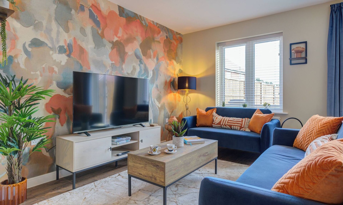 Bourne House | Marriott House sleeps 5 in Bourne with parking