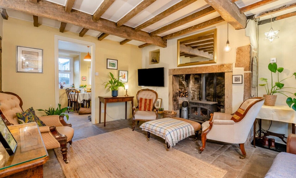 Hebden House | Maryan Cottage - Two Bedroom House, Sleeps 4