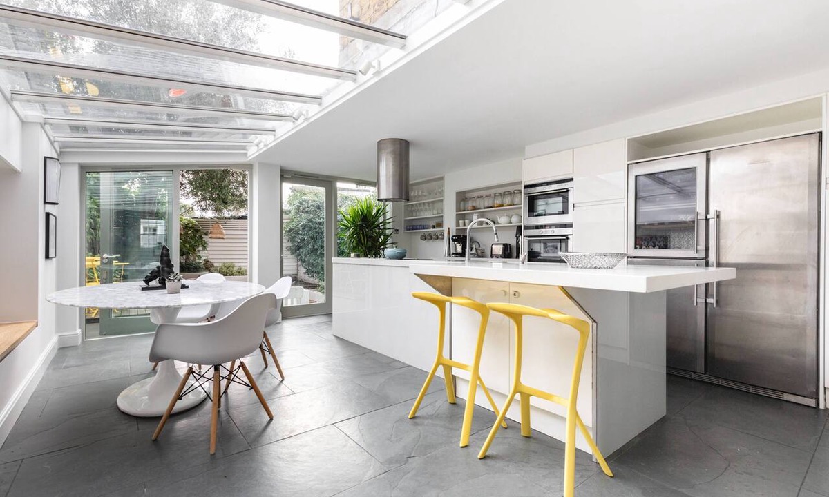Addison House | Masbro Road II - Three Bedroom House, Sleeps 6