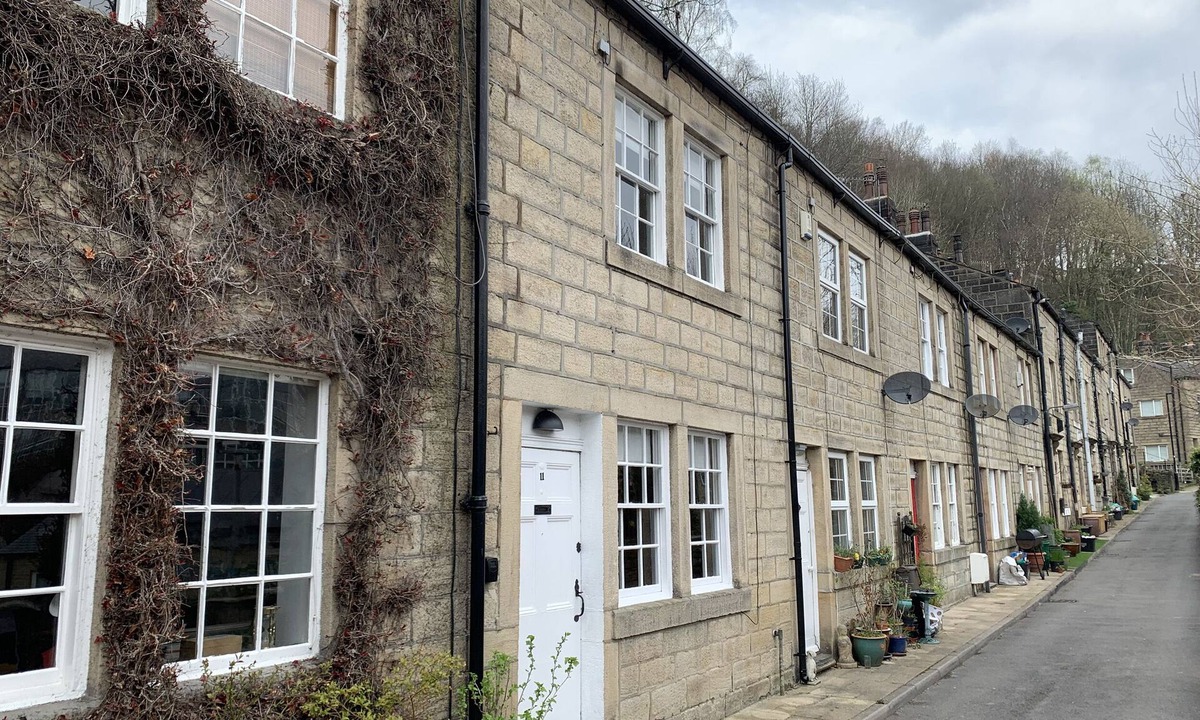 Mytholm House | MEG'S DEN, pet friendly, character holiday cottage in Hebden Bridge