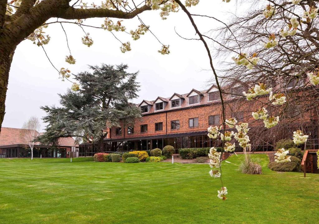 Willerby Hotel | Mercure Hull Grange Park Hotel