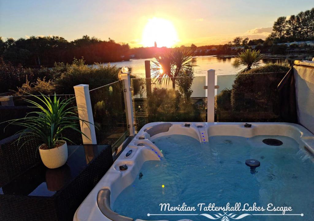 Tattershall Other | Meridian Tattershall Lakes Escape - Lakeside lodge caravan with the fishing peg LUXURY HOT TUB