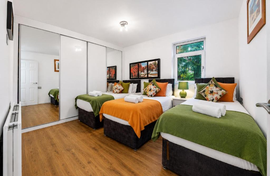 Kennington Apartment | Modern 1-Bed Apartment with Garden Sleeps 5 Elephant and Castle