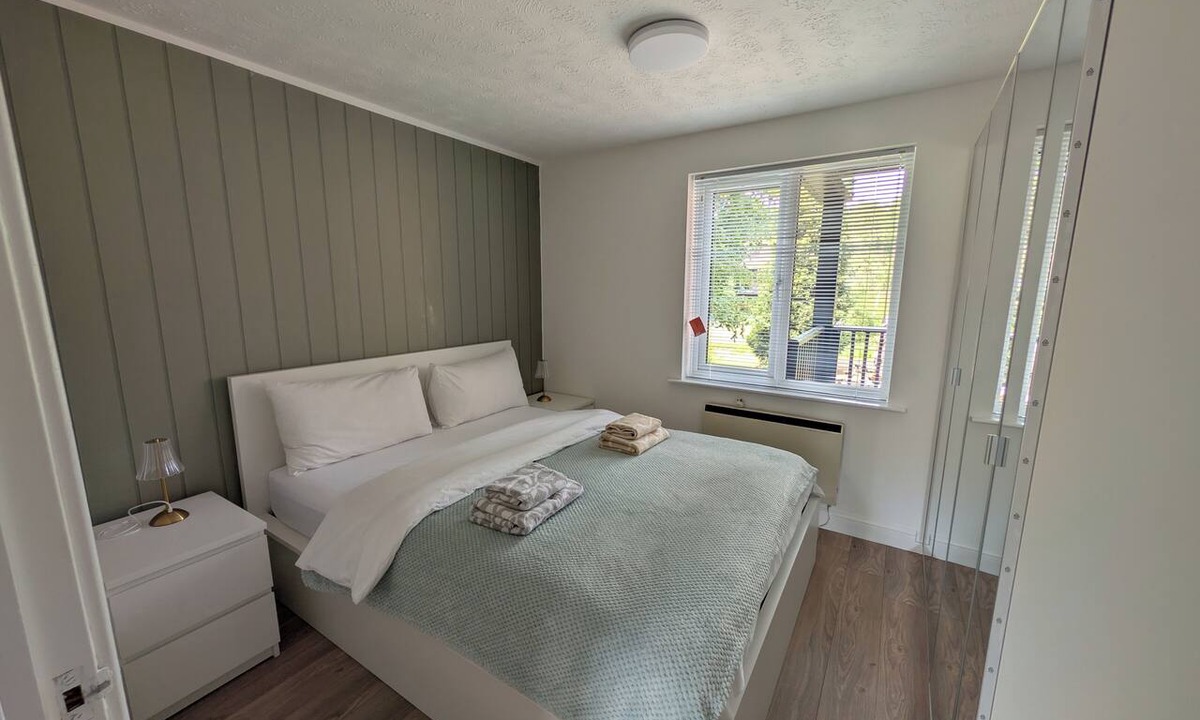 Nottingham Apartment | Modern 2-bed flat near QMC and city centre, with private garage