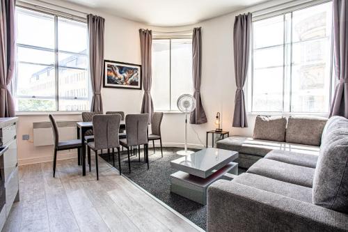 Halifax Apartment | Modern 3-Bed 2 Bath Flat Sleeps 6 · Halifax Centre