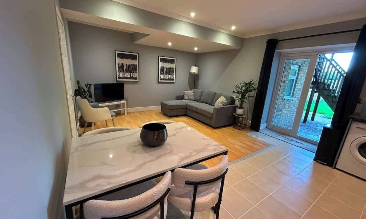 Brockley Apartment | Modern 3 Bed Garden Flat | Fast WiFi | Self Check-in