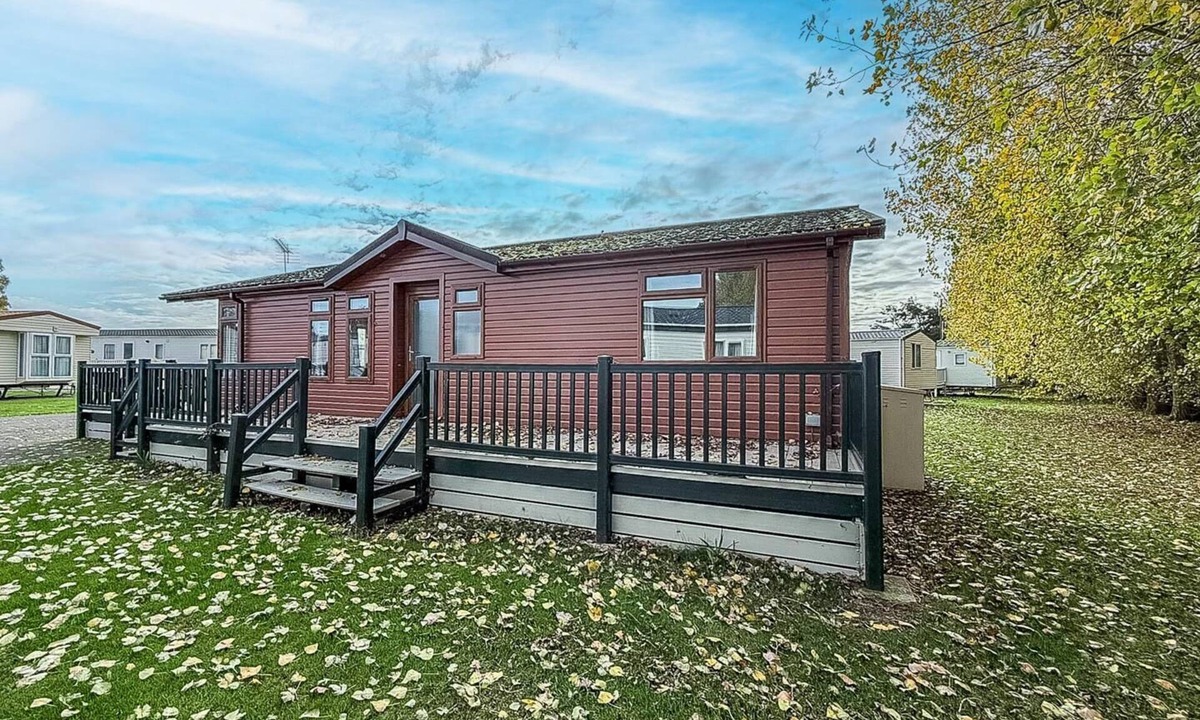 Hunstanton Cabin | Modern 4 berth lodge with decking at Manor Park in Hunstanton ref 23024W