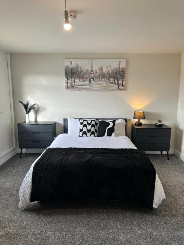 Hull House | Modern 6 En-Suite Bedroom House Near Salt End.