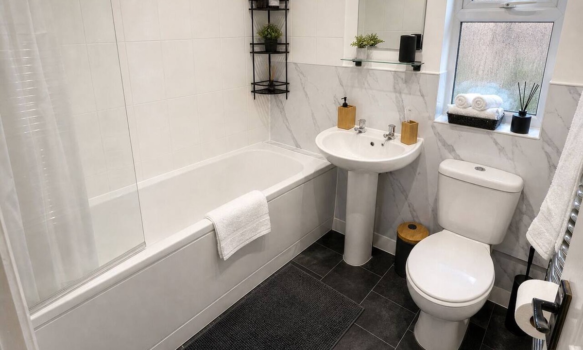 Stone House | Modern Dartford 3BR Home Near Bluewater & London