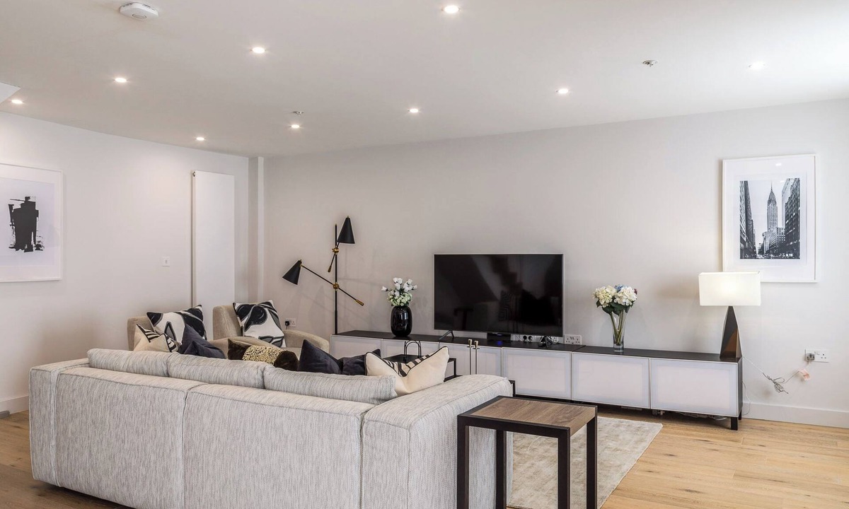 Avonmore and Brook Green Cottage | Modern Family Home in Kensington