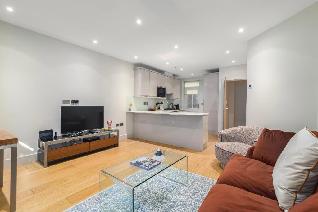 Fitzrovia Apartment | Modern Garden Apartment in Fitzrovia Near Oxford Circus & Soho
