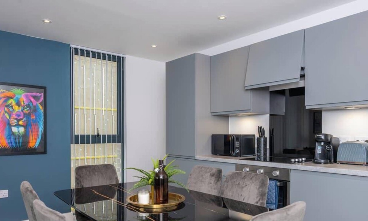 Salford Apartment | Modern, Spotless & Close to City Hotspots!