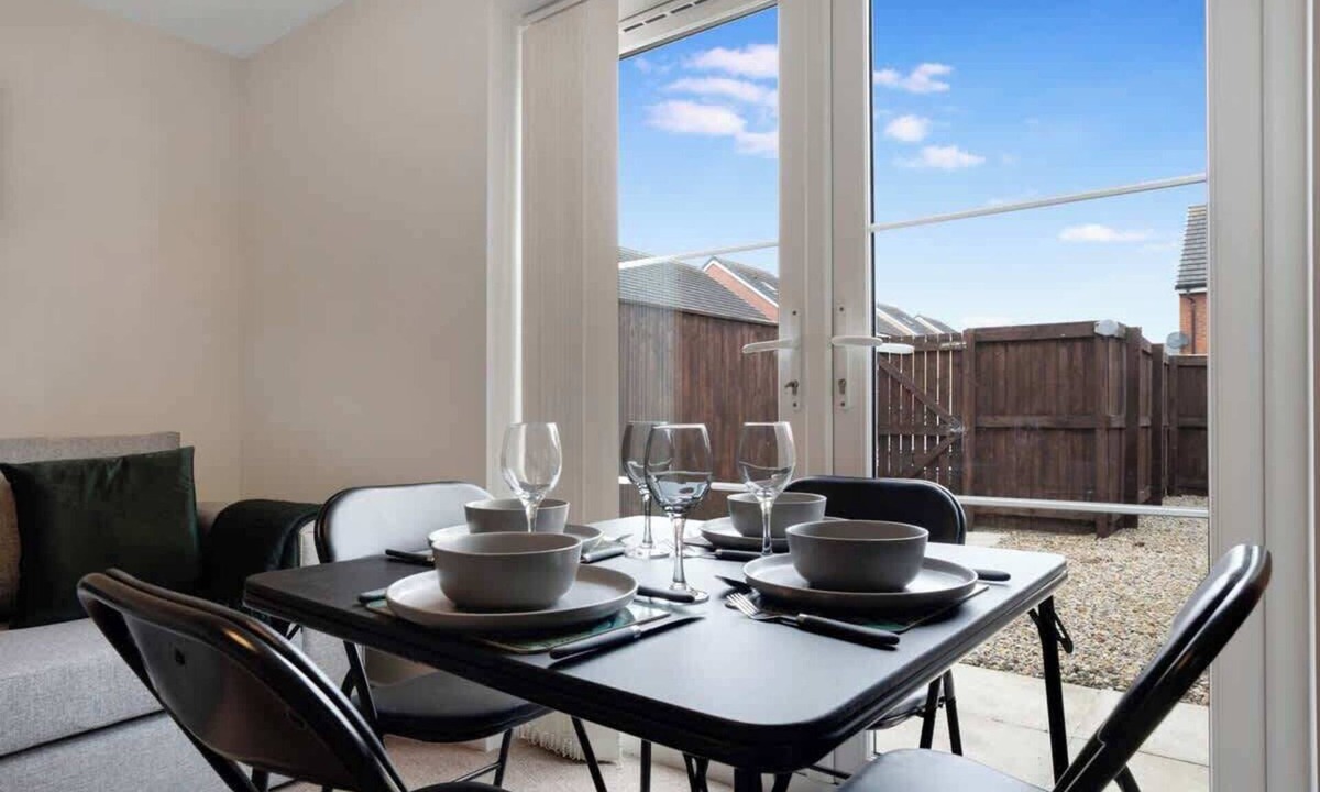Thornaby On Tees House | Modern Stockton Retreat | Sleeps 6 | by Stay With Us