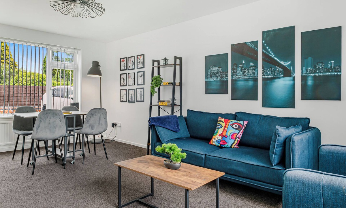 Nottingham House | NEW! 5BR House, with private driveway, near Nottingham City Centre