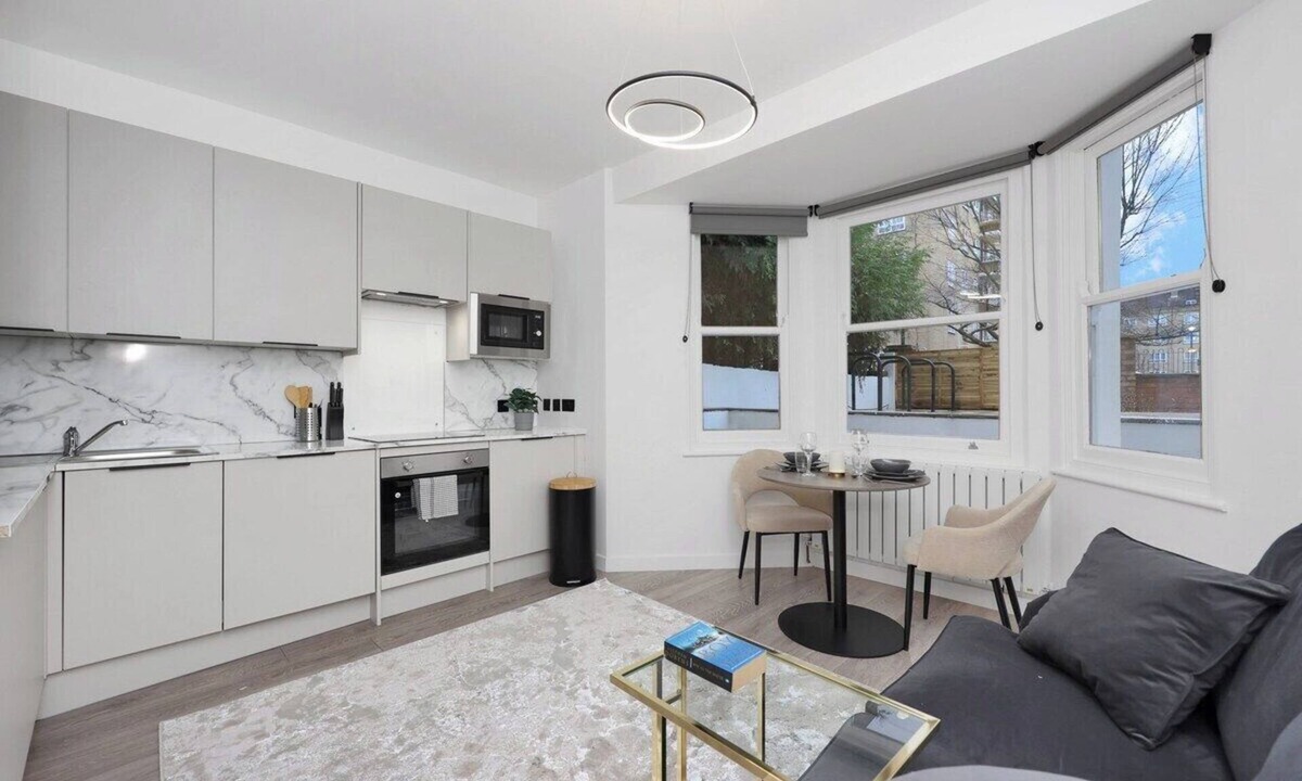 St. George's Apartment | Newly Refurbished 1 Bed Flat Close to Camden!