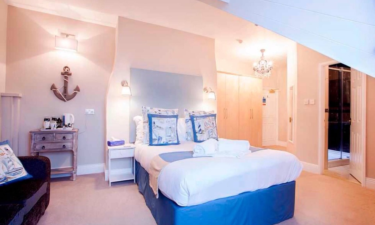 Tynemouth House | Number 61 Guest House and Tea Room