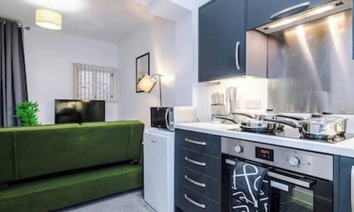 Hull Old Town Apartment | Old Dutch Embassy by Guestz