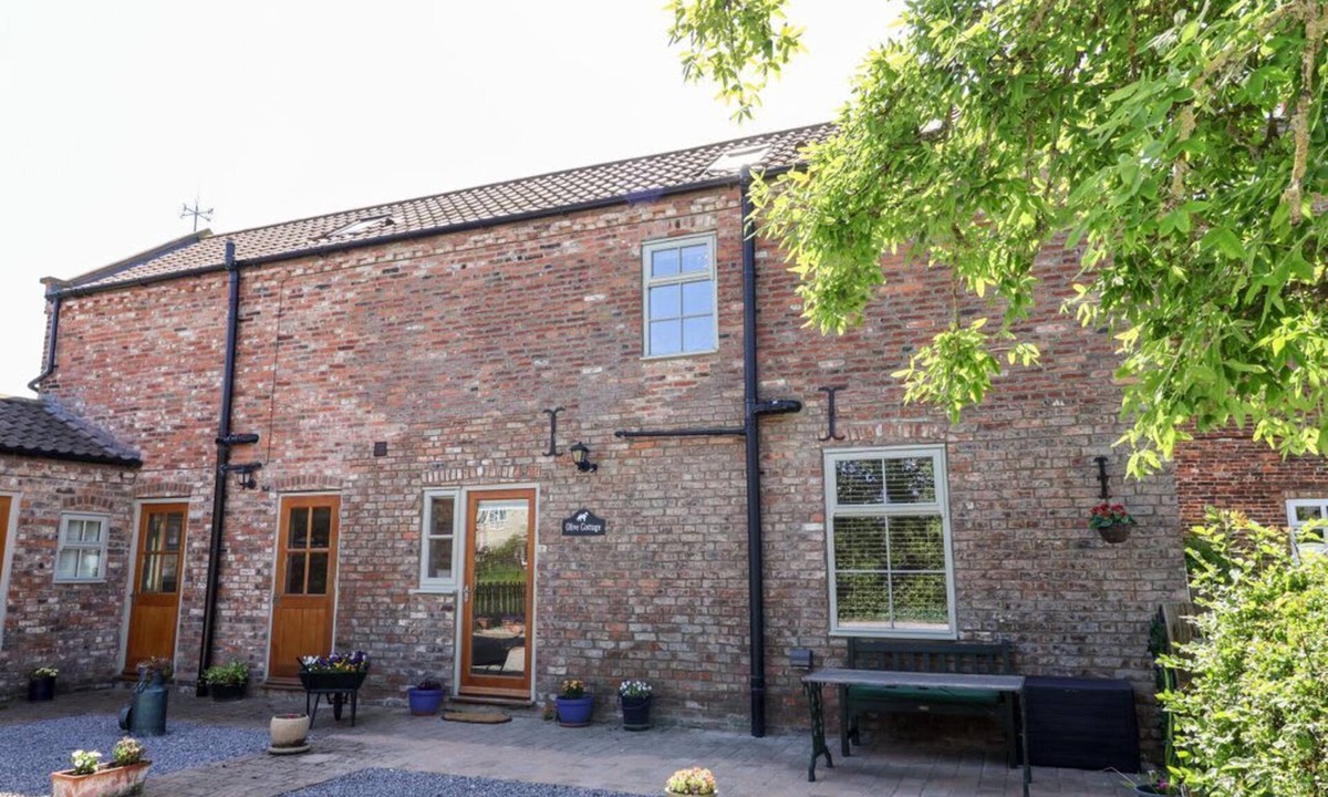 York Cottage | Olive Cottage in Moor Monkton.
