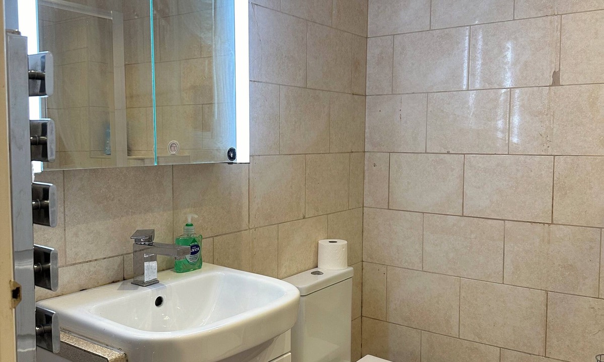 Luton Apartment | One-Bedroom Flat Close To Leagrave Train Station/Luton Airport