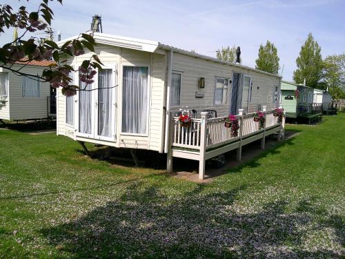 Skegness Resort | Parkstone Mayville Ingoldmells 6 Berth Central heated FREE WIFI