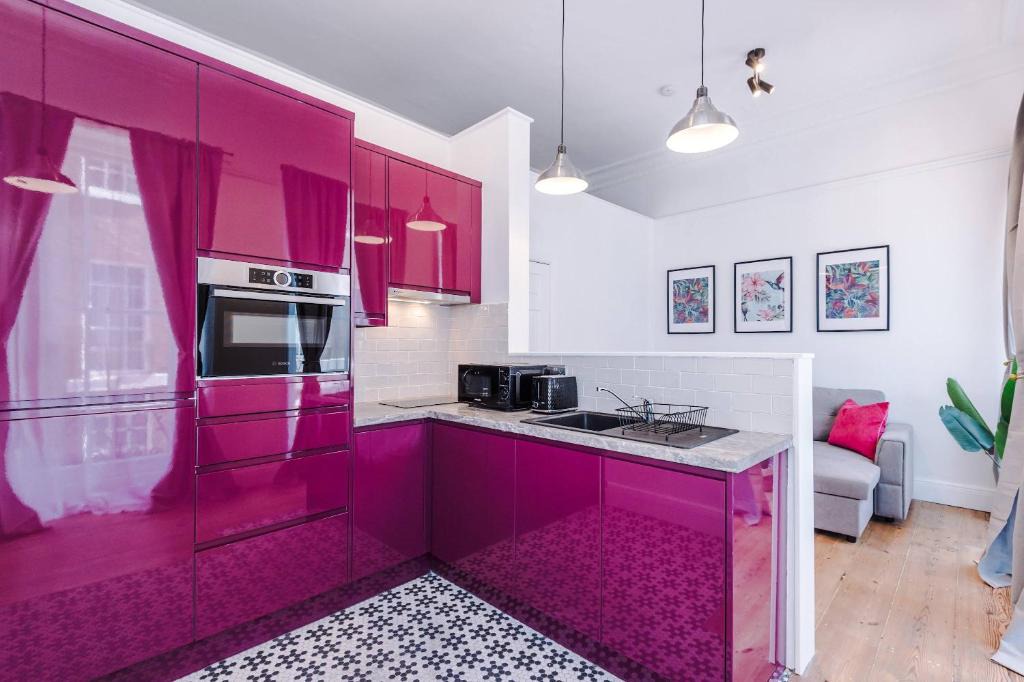 Hull Old Town Apartment | Parliament St Apt 2 - Central Hull - Sleeps 4