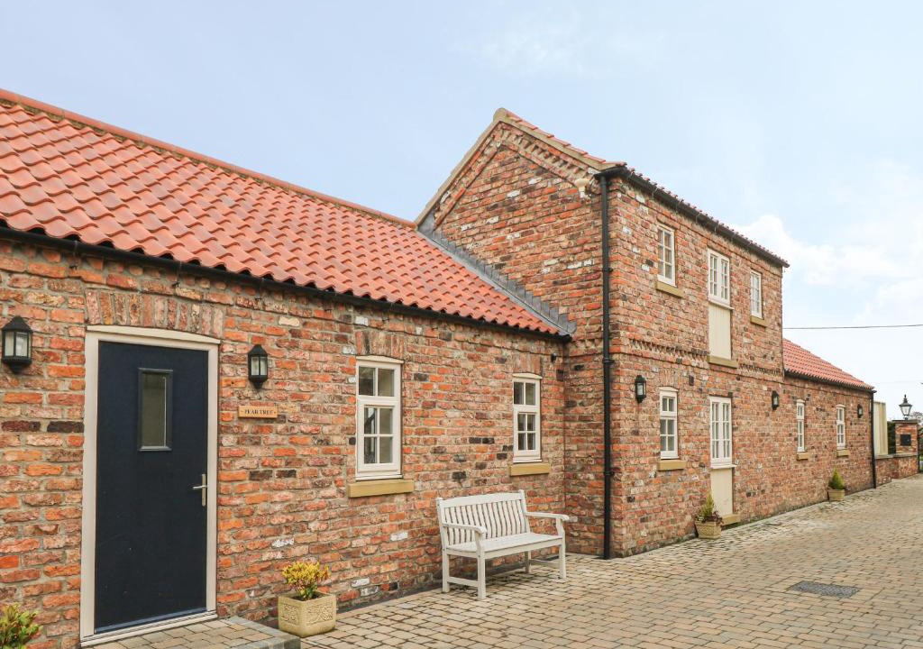 Dunnington House | Pear Tree Cottage