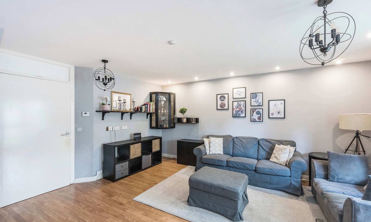 New Cross House | Pet Friendly Family Home in New Cross with Garden